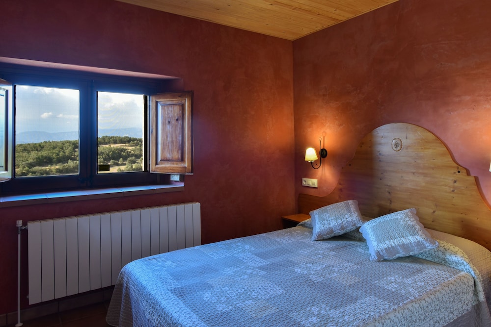 Casa Rural Masia Rovira view 3