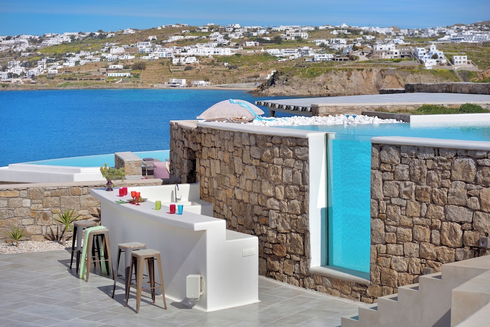 Villa Sapphire 6BR Hot Tub & Pool Ornos