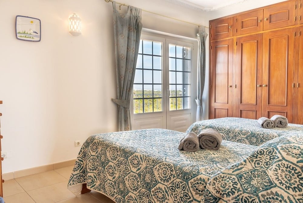 11 Marinha Two Bedroom Apt at Praia do Marinha