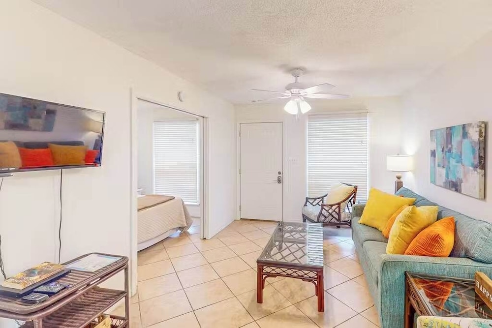 Leo s Place - 2 Bed With Pool Beaches Dining