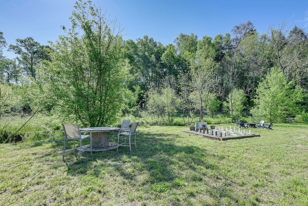On-site Creek Access: Pet-friendly Cosby Cabin!