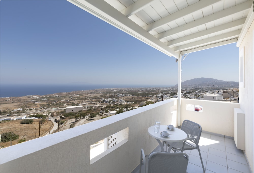 Erato Apartments