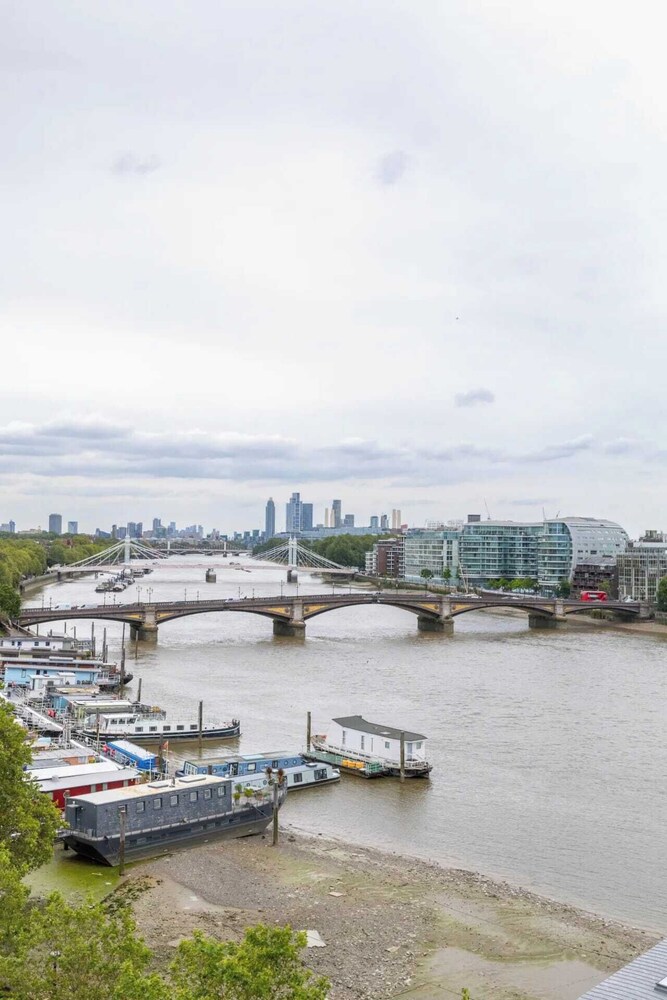Scenic Riverside 2BD Flat - Chelsea