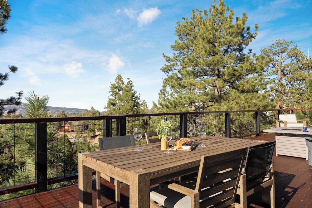 Modern Lodge Near Lake, Village, & Snow Summit Game Room, Decks, Firepit, Views