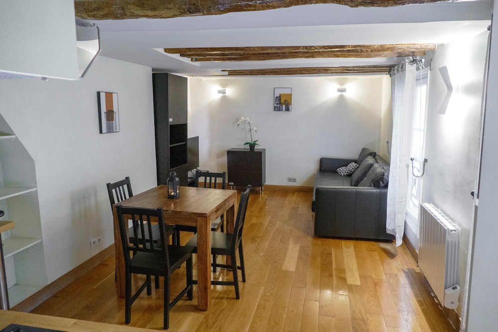 Charming Tuileries 1 Bed Apt in the Centre of Paris