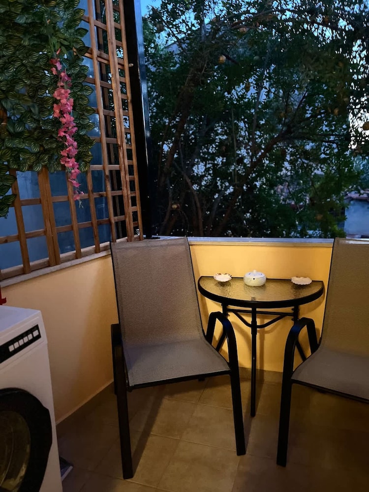 Cozy Apartment in Old Town Ano Polis