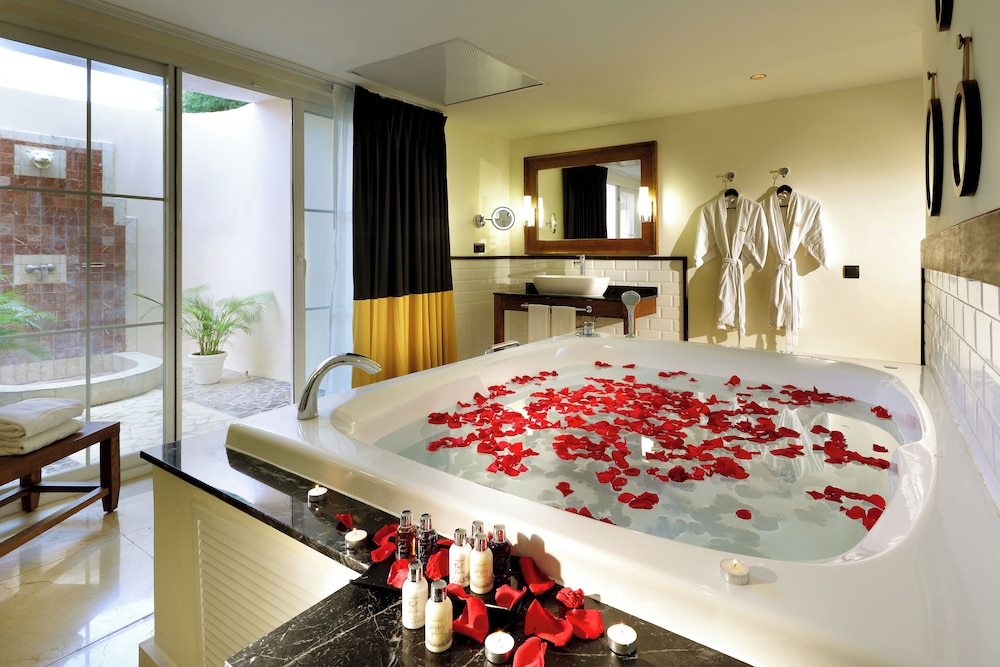 Grand Palladium Lady Hamilton Resort  Spa All Inclusive - Property Image 36