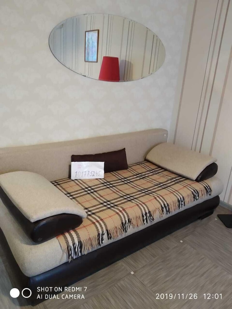 Apartment on B Kondratievskii 12 bld 1