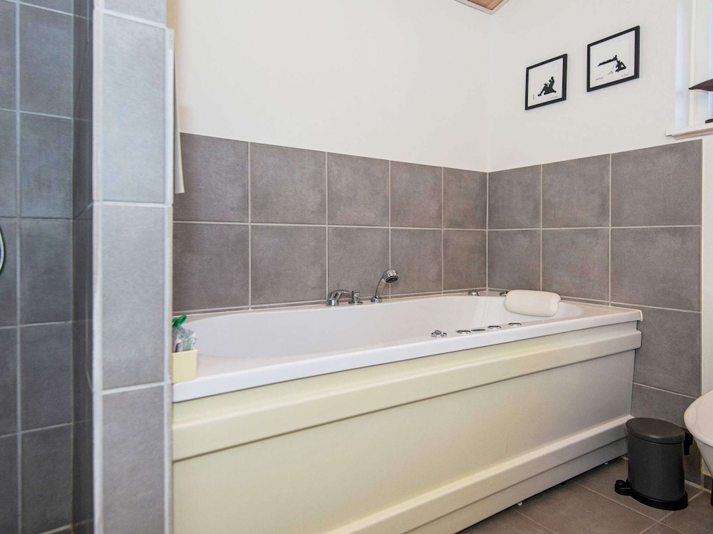 8 Person Holiday Home in Glesborg view 4