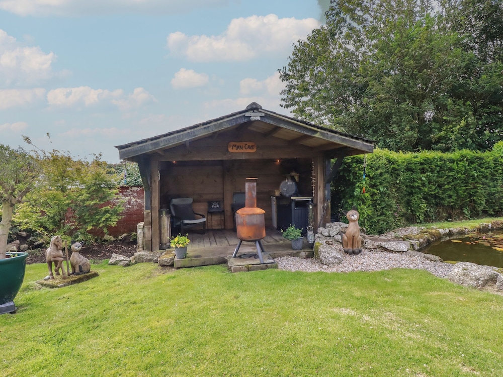 Bumblebee Cottage