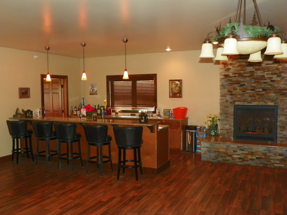 Dakota Prairie Lodge & Resort
