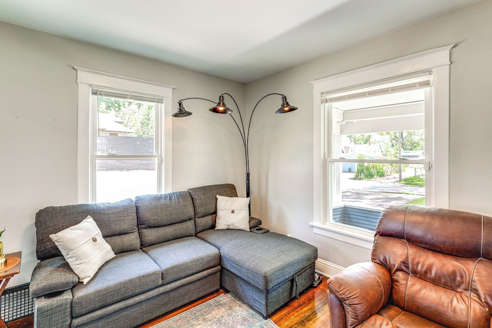 4 Mi to Dtwn Omaha: Spacious Home w/ Fenced Yard!