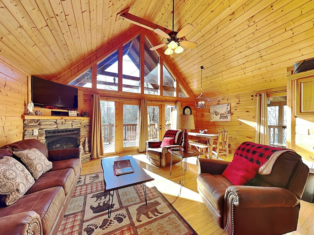 Smoky Bear Hideaway by Jackson Mountain Rentals