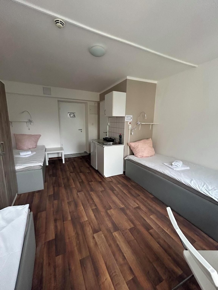 2-Rent Group Hostel Apartments SEN14