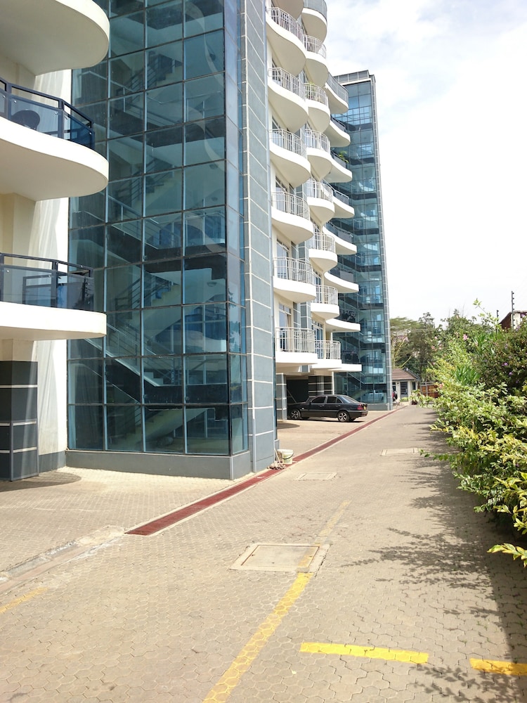 Tomax Apartments Brooks