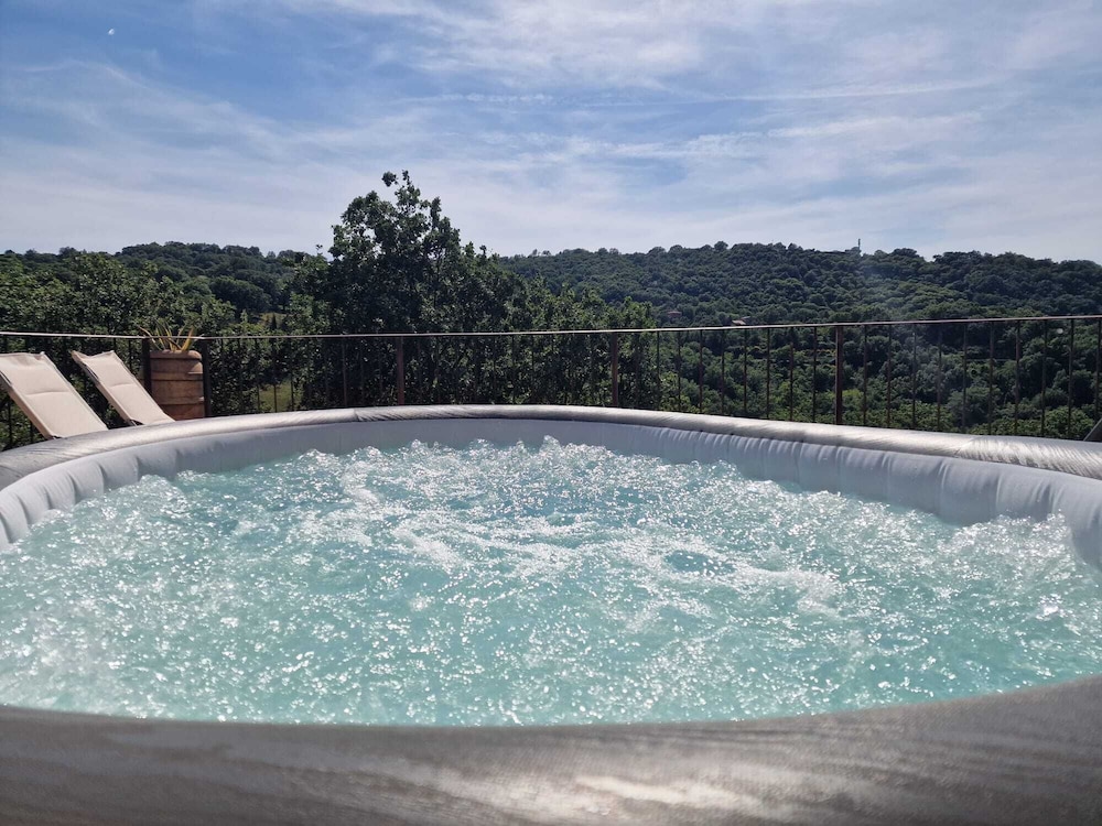 Agriturismo Castello delle Fornaci - Private Jacuzzi