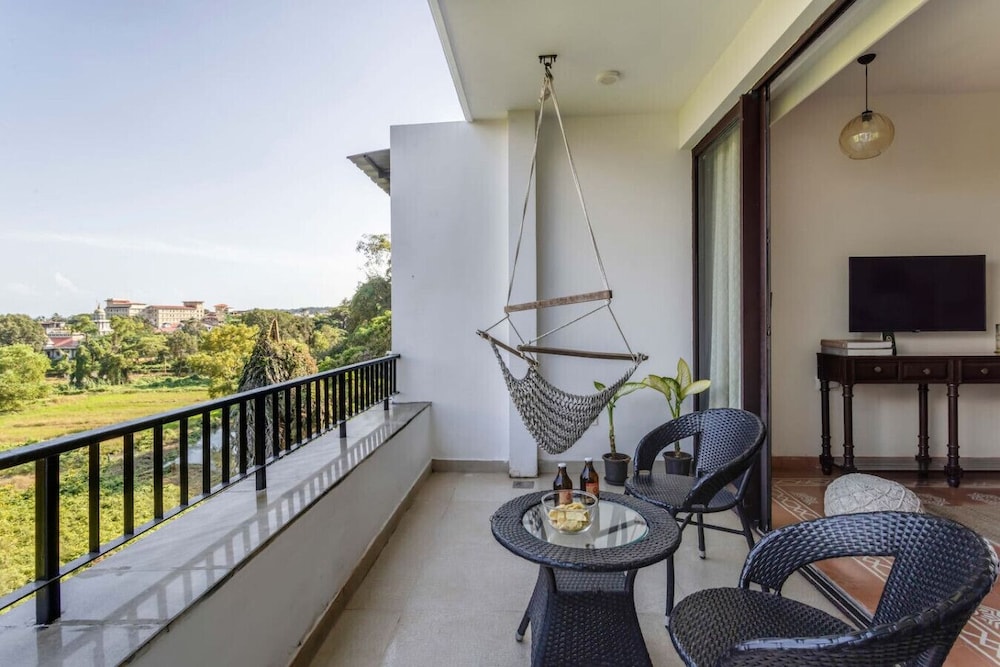 Serene Candolim 2bhk With Infinity Pool