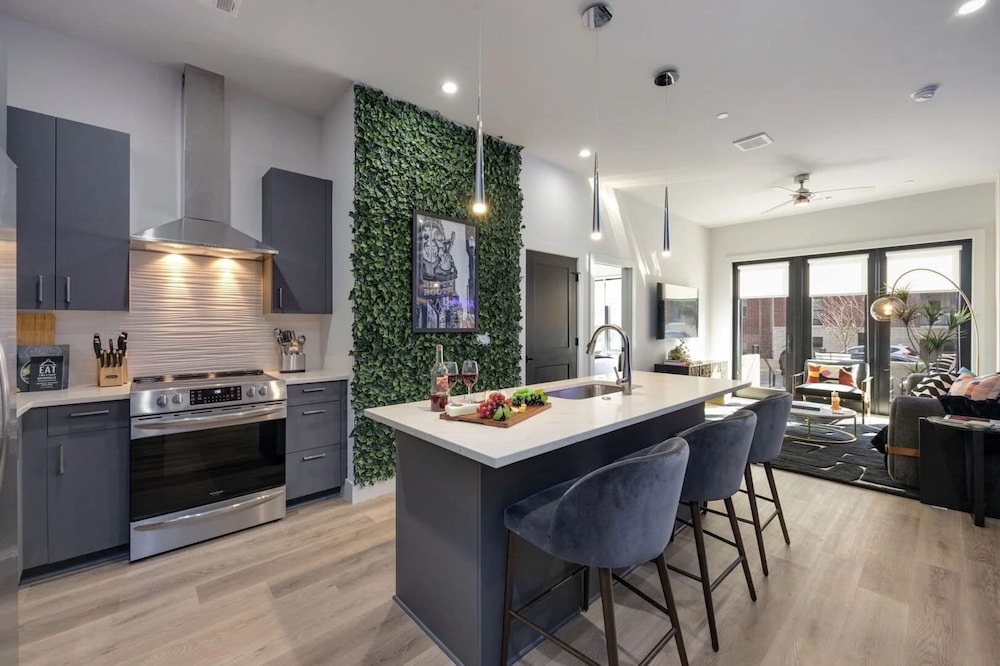 Nash Landing by Avantstay Heart of Midtown Nashville Patio