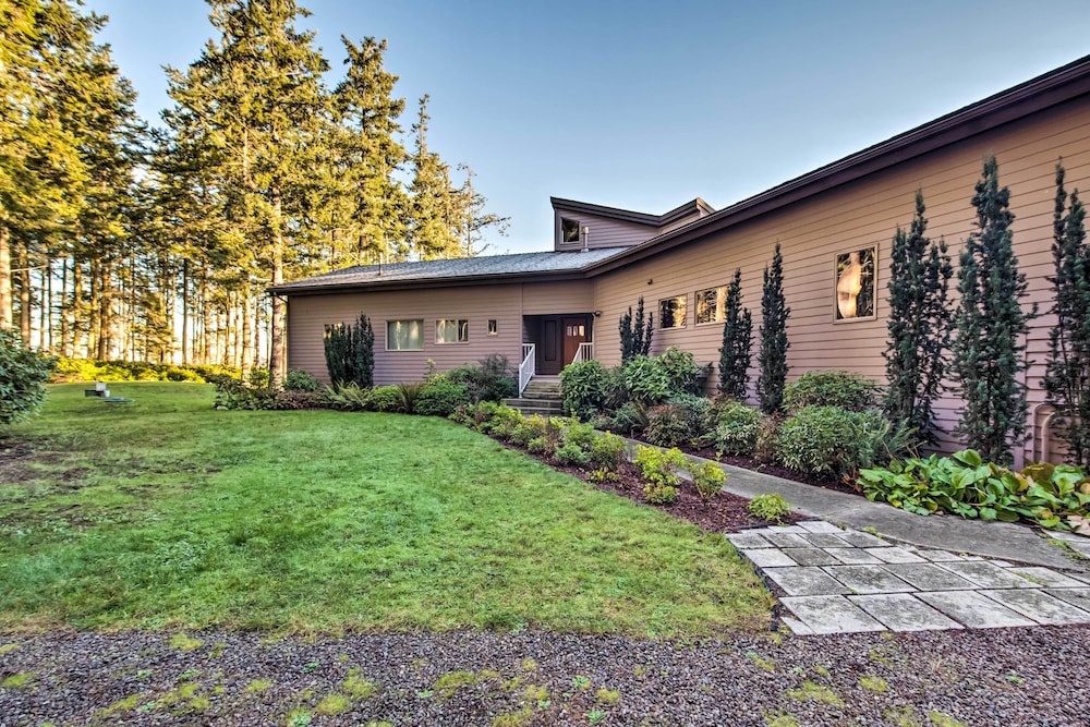 Marrowstone Island Home: 20 Mins to Port Townsend! view 5