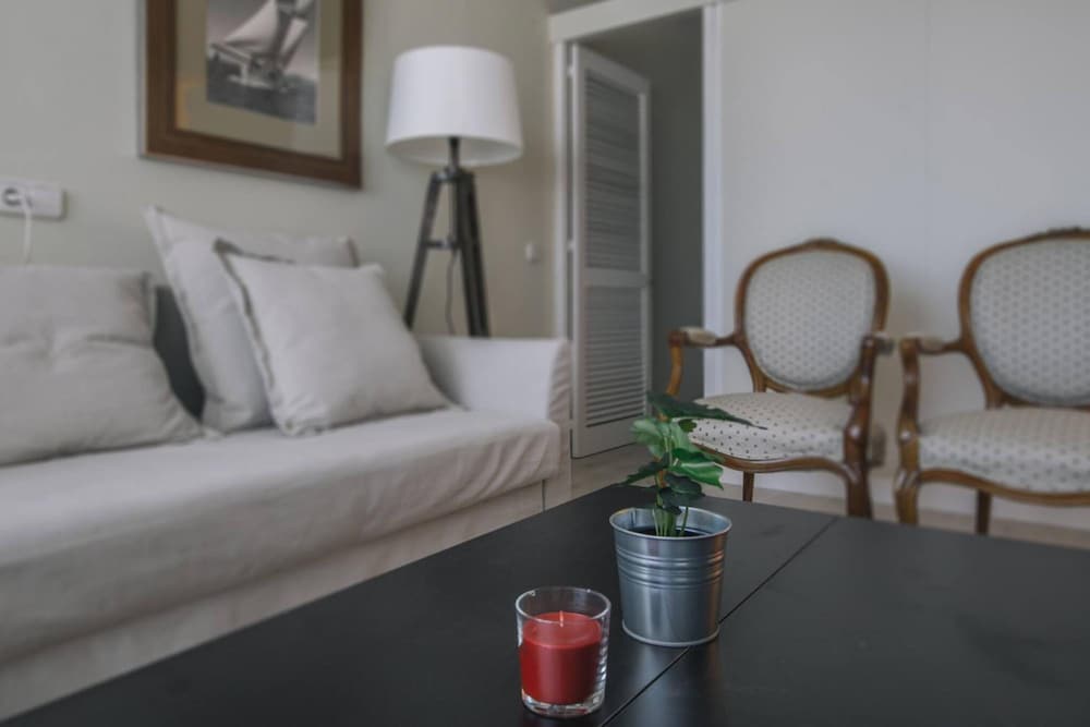Colon 902 in Madrid With 1 Bedrooms and 1 Bathrooms
