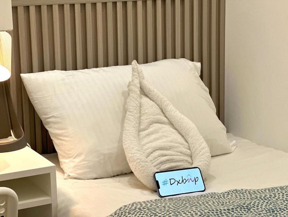 Cozy Partition Room in Tecom Near Metro