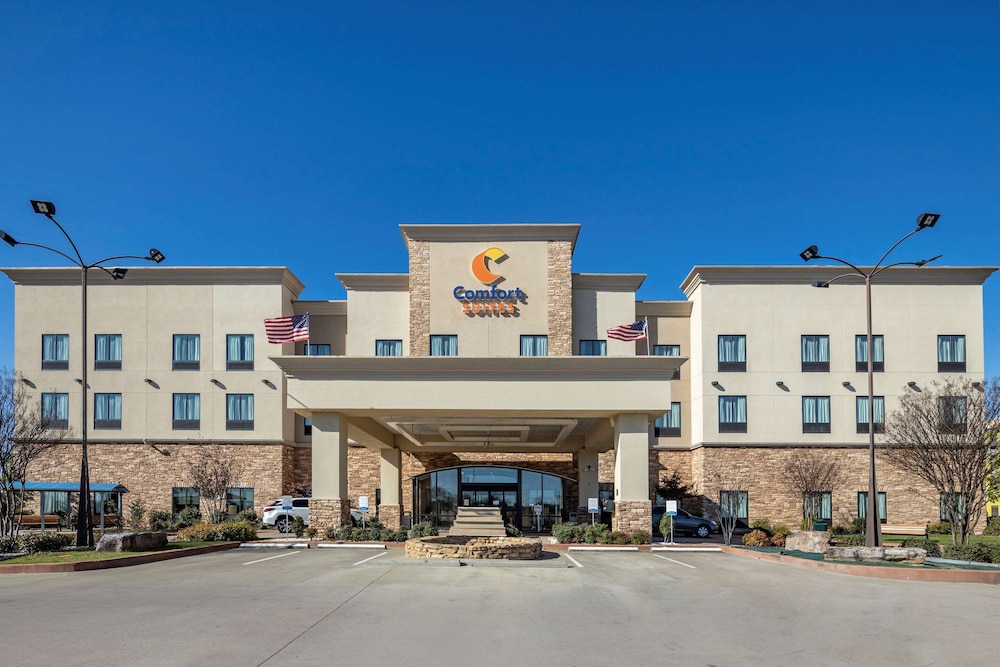Batesville Vacations - Comfort Suites - Property Image 1