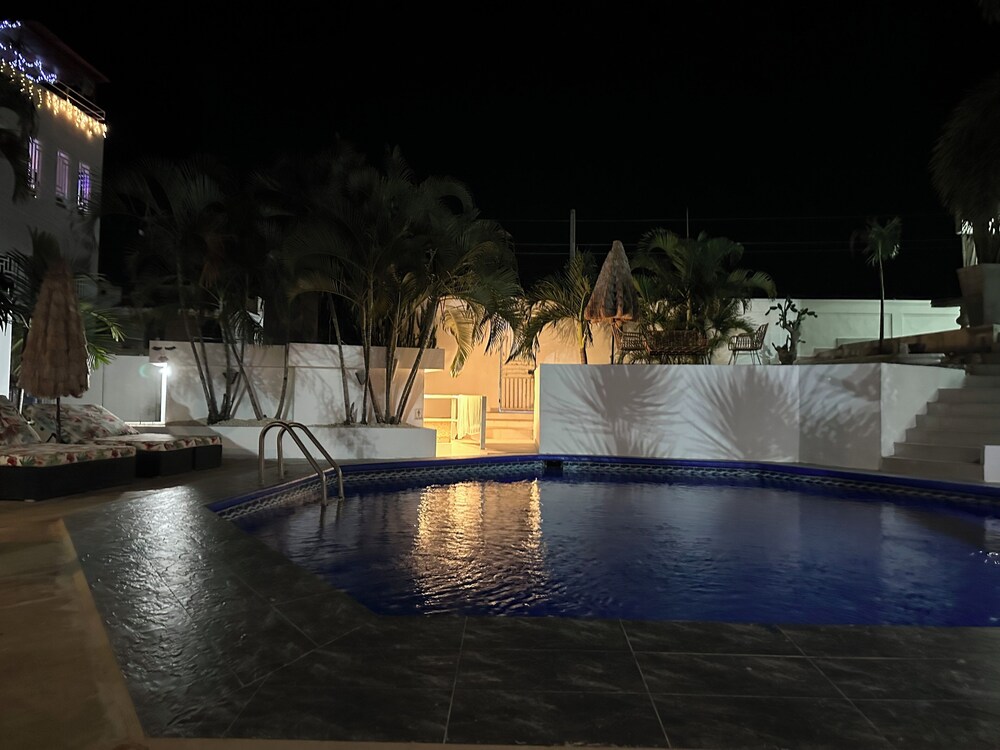 Onyx luxury rd