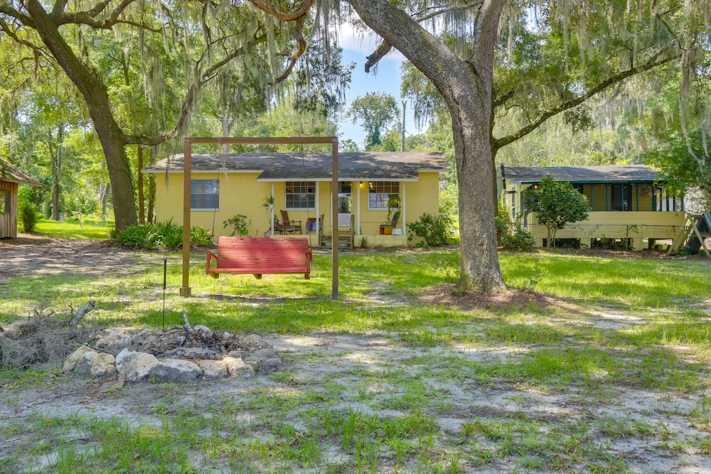 Hawthorne Retreat w/ Casita + Lake Winnott Access!