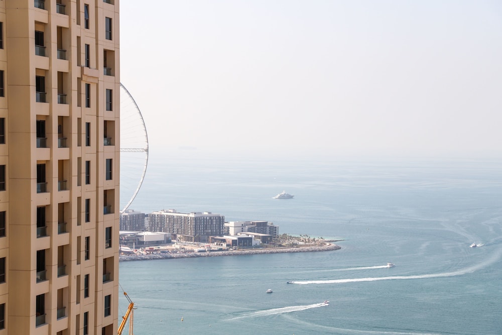 Pelicanstay at JBR walk - Oceanfront