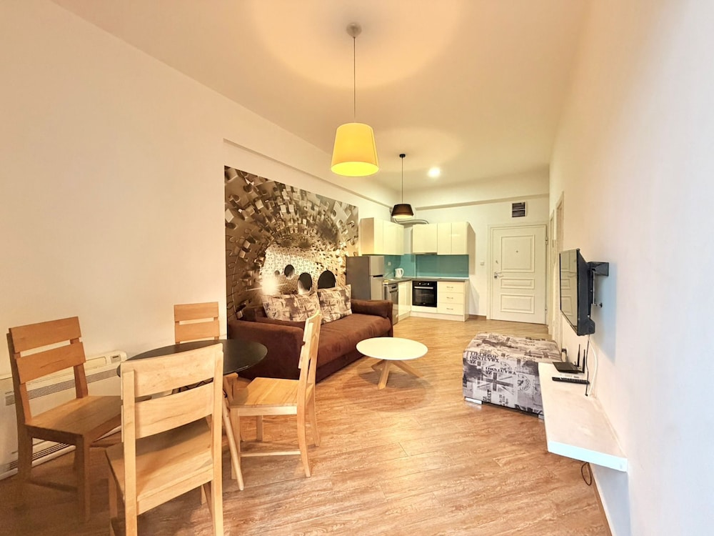Orange Central Suites