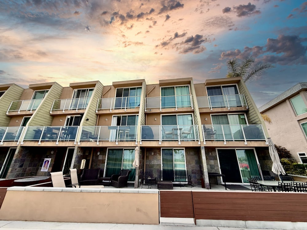Mission Beach Bayfront Two-story bay View Condo