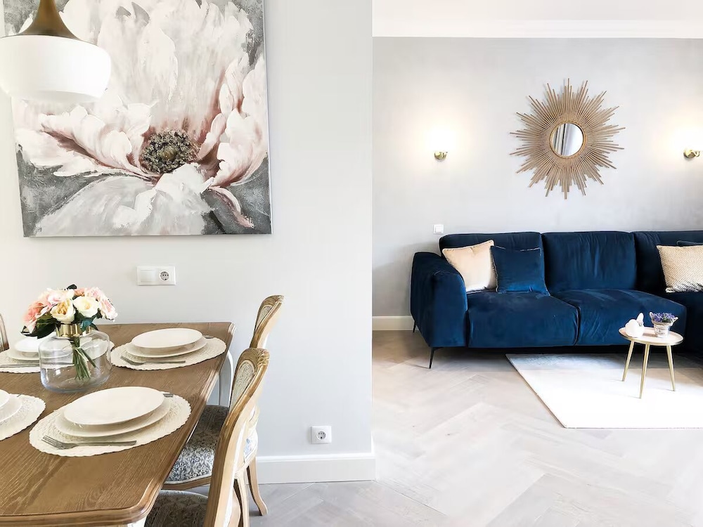 Toompea Castle 2 BR Old Town Apartment