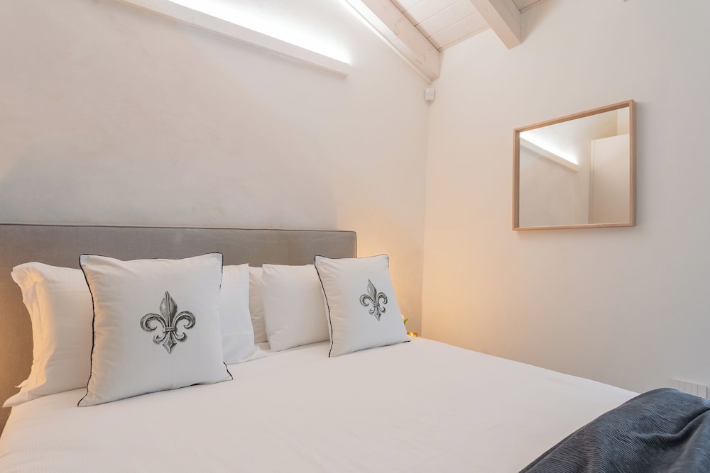 Muralto's Nest by Rent all Como