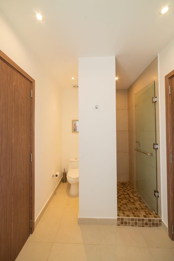 Deluxe and Unique 3BR Condo by The Harbor North of M Rida