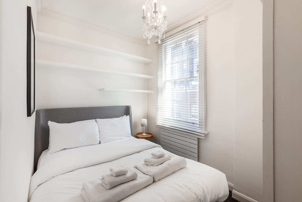 Elegant, Airy 2 Bedroom Flat in Paddington