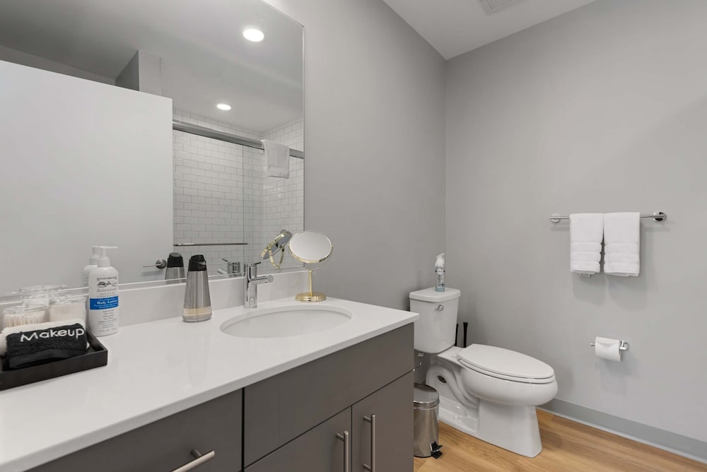 The Nova 4BR Family Friendly Near Lincoln Park