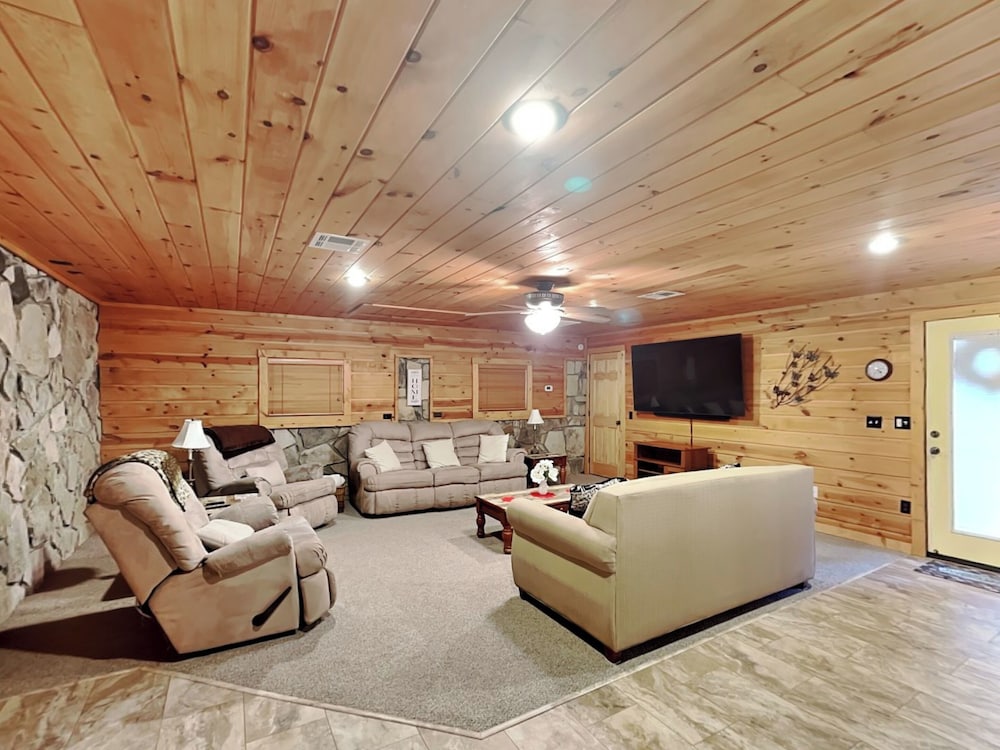 Gatlinburg's Hidden Gem by Jackson Mountain Rentals