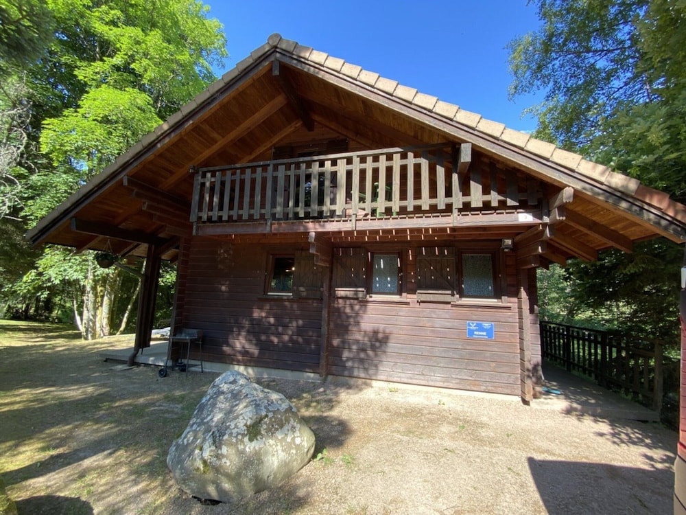 LE Renne Chalet en Bois au Calme Avec SPA Jacuzzi