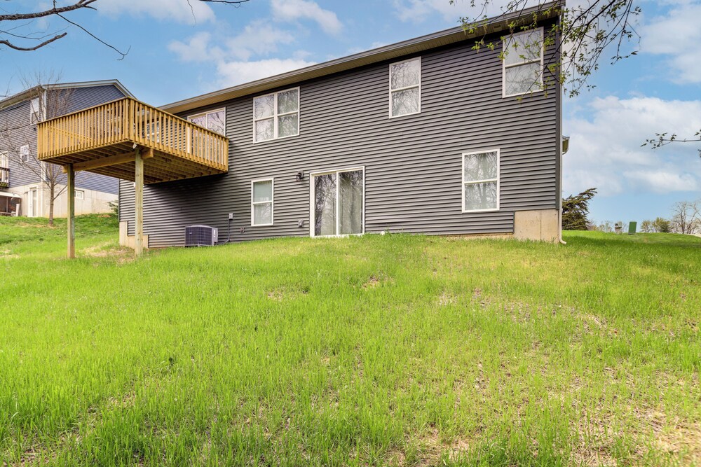 8 Mi to Ark Encounter: Family Home w/ Deck & Grill