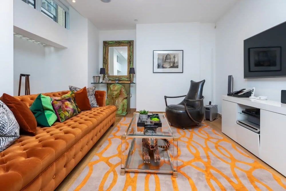Luxurious 2 Bedroon Flat in the Heart of London