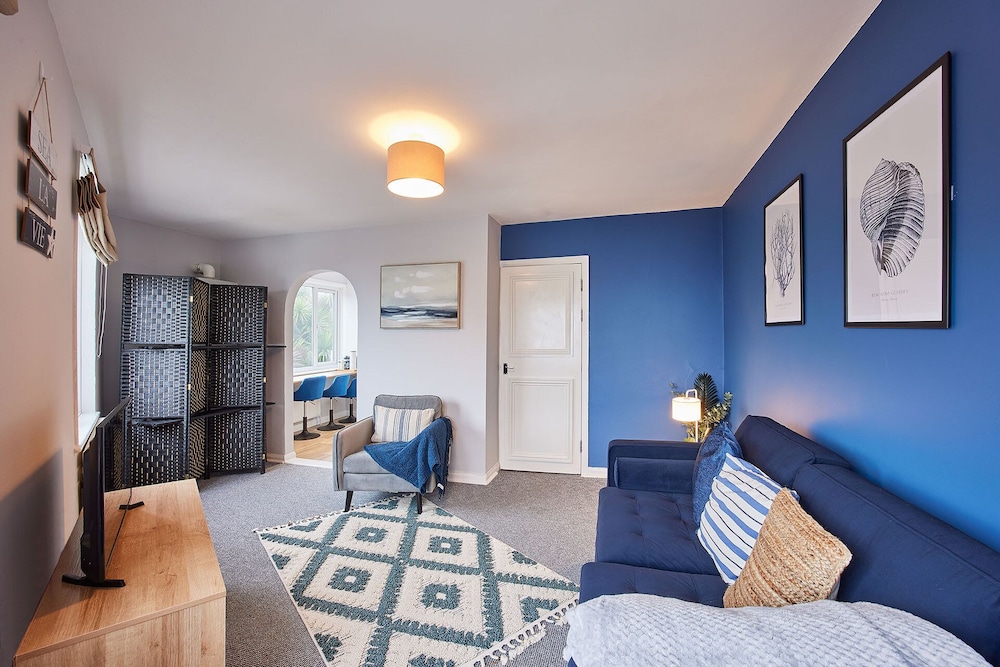 Host Stay Apartment 5 The Albemarle view 4