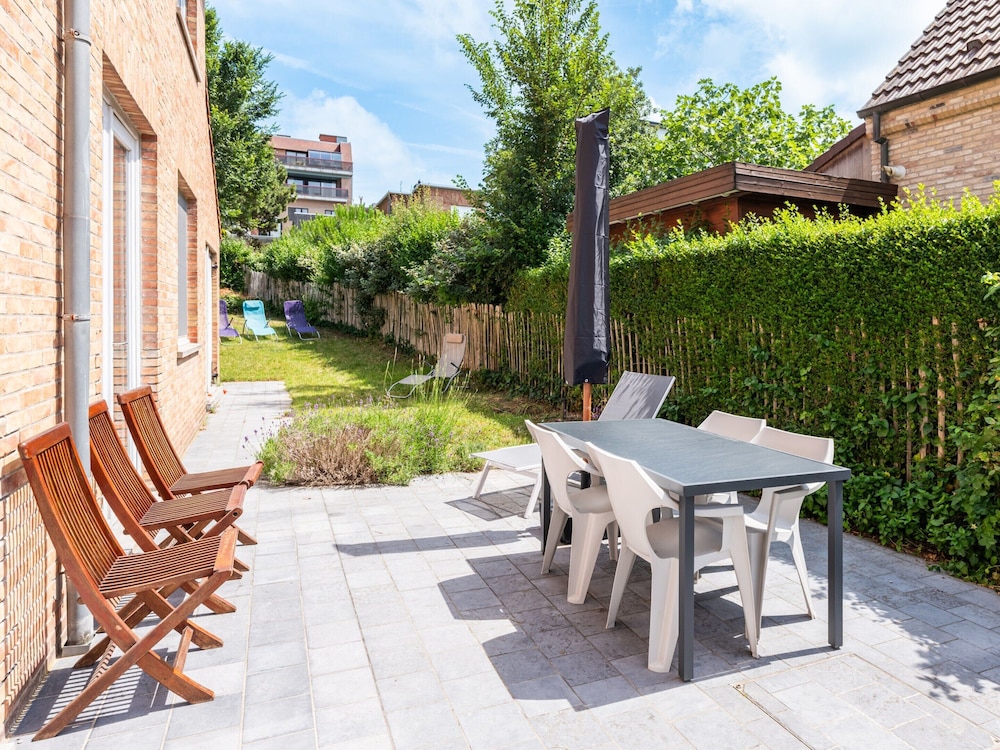 Apartment in Sint-idesbald Near the Beach