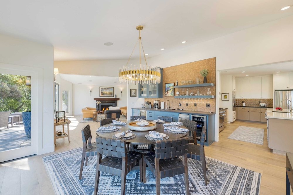 Rancho Robles by Avantstay Vineyard Villa w/ Views, Pool & Privacy