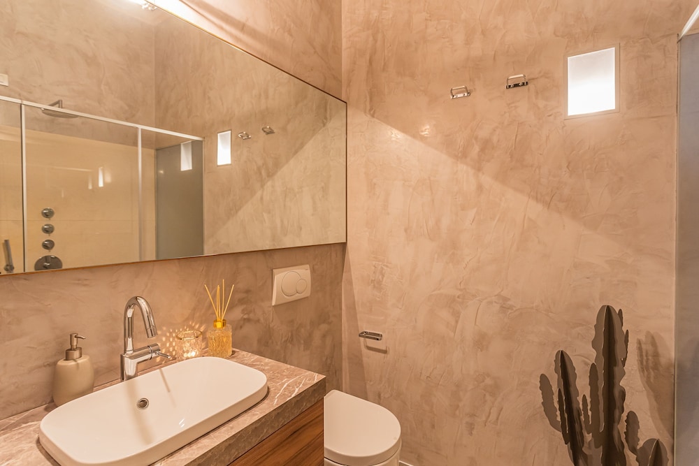 Rovelli 41 in Como With 2 Bedrooms and 3 Bathrooms