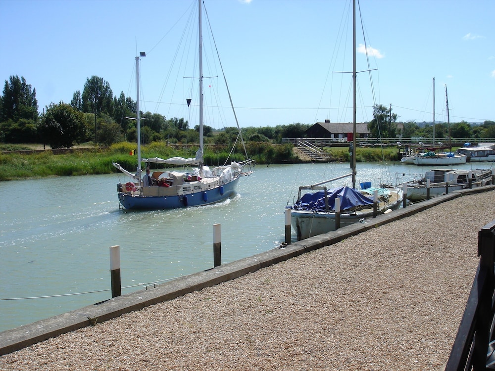16 The Boathouse, RYE