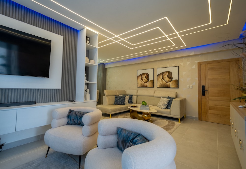 Enjoy Stylish 3br 3, 5b Stylish, Downtown Ocean View