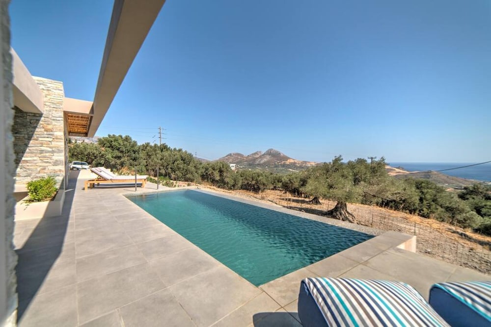Villa Oniriko in Mariou