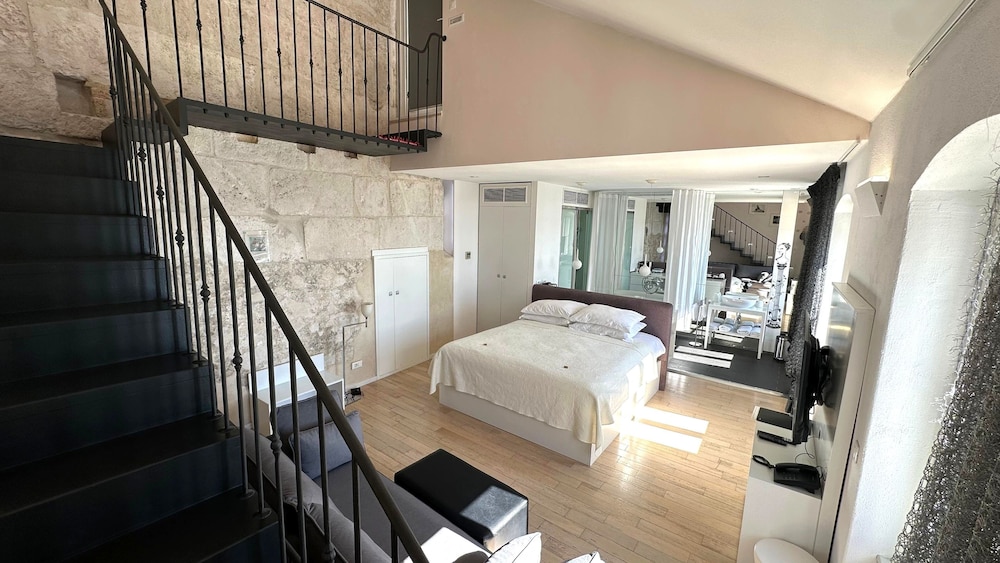 Riva Luxury Suites