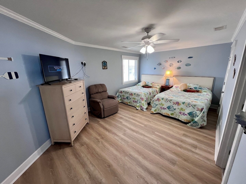 Boston Commons Penthouse 5 Bedroom Condo by RedAwning