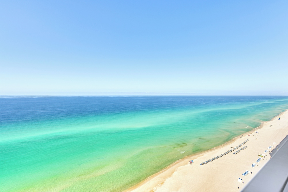 Panama City Beachfront Condo w/ Breathtaking Views